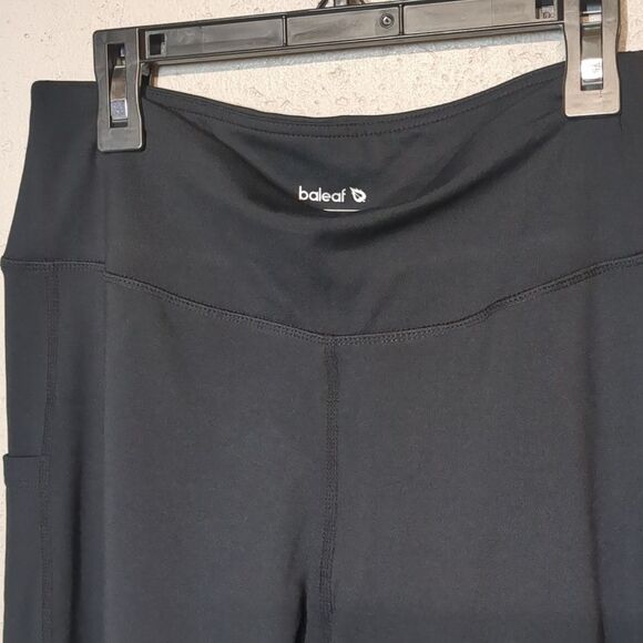 Baleaf Women's Cropped Capris Leggings Athleisure Size Small Yoga Athletic - Picture 2 of 5